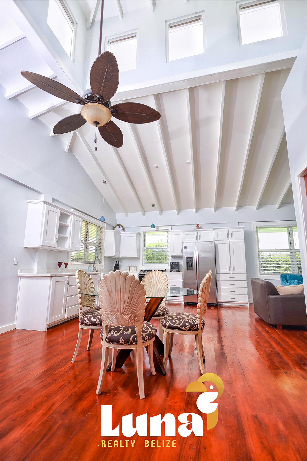 Casa Blanca - living room and kitchen coopala